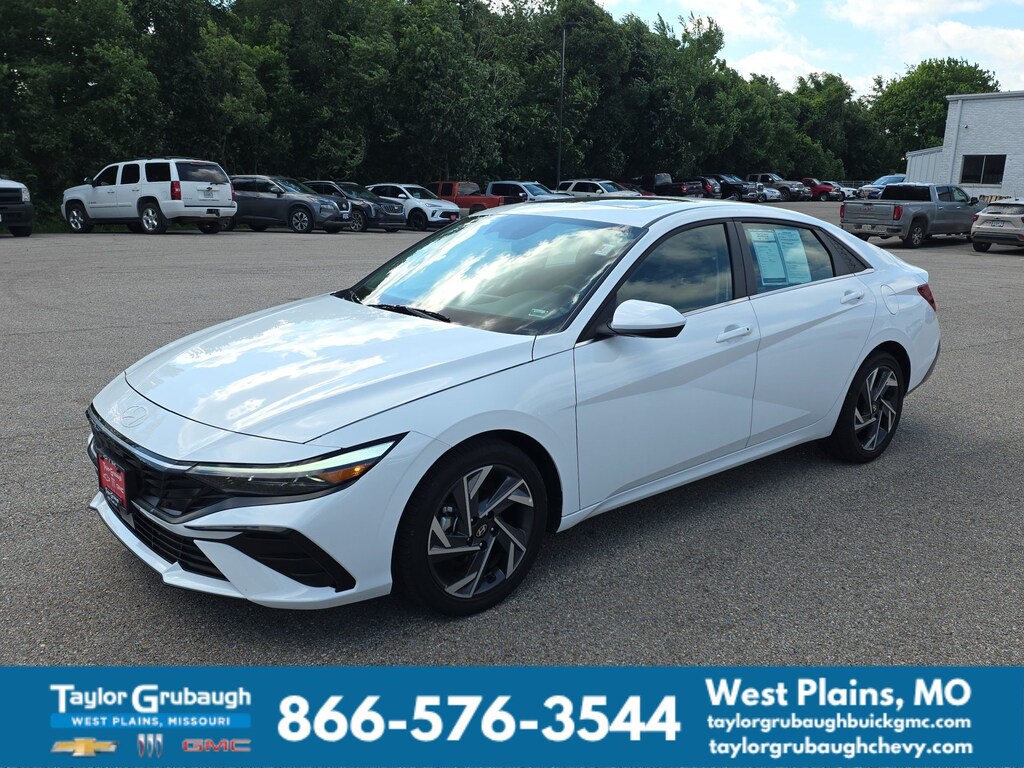 Used 2025 Hyundai Elantra SEL Convenience Sedan