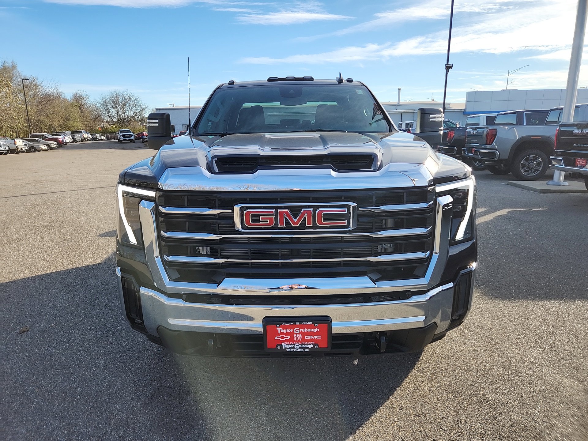 2026 Gmc Sierra 3500 HD SLE photo 3
