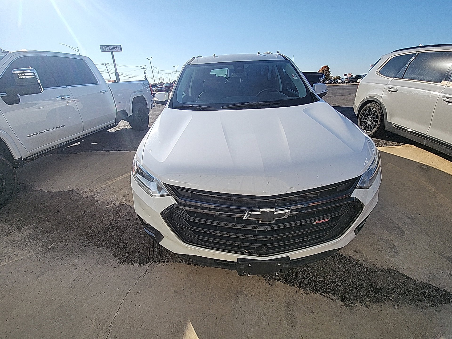 2021 Chevrolet Traverse RS photo 2