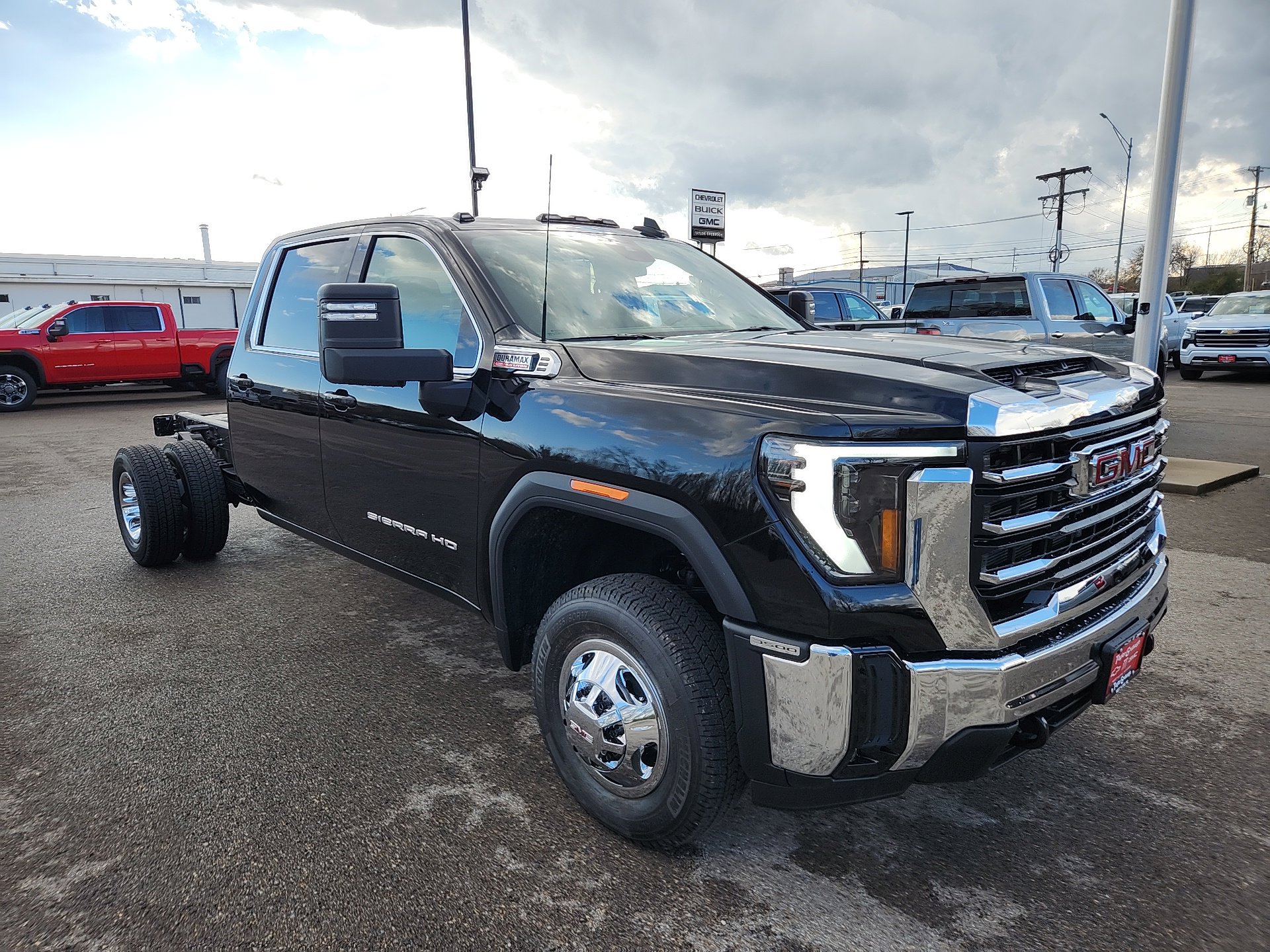 2026 Gmc Sierra 3500 HD SLE photo 2