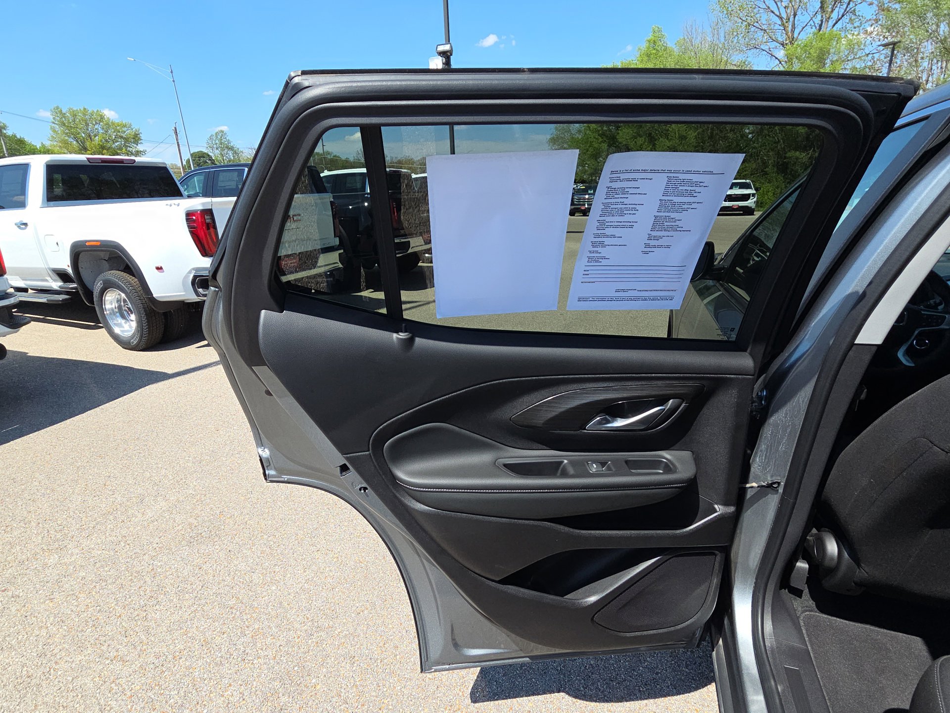 2024 GMC Terrain SLE - Photo 25