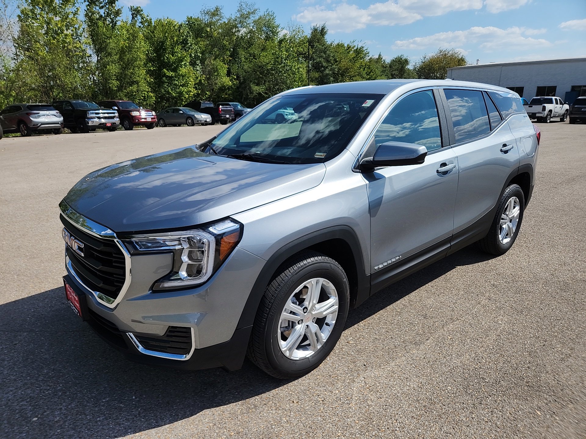2024 Gmc Terrain SLE photo 4