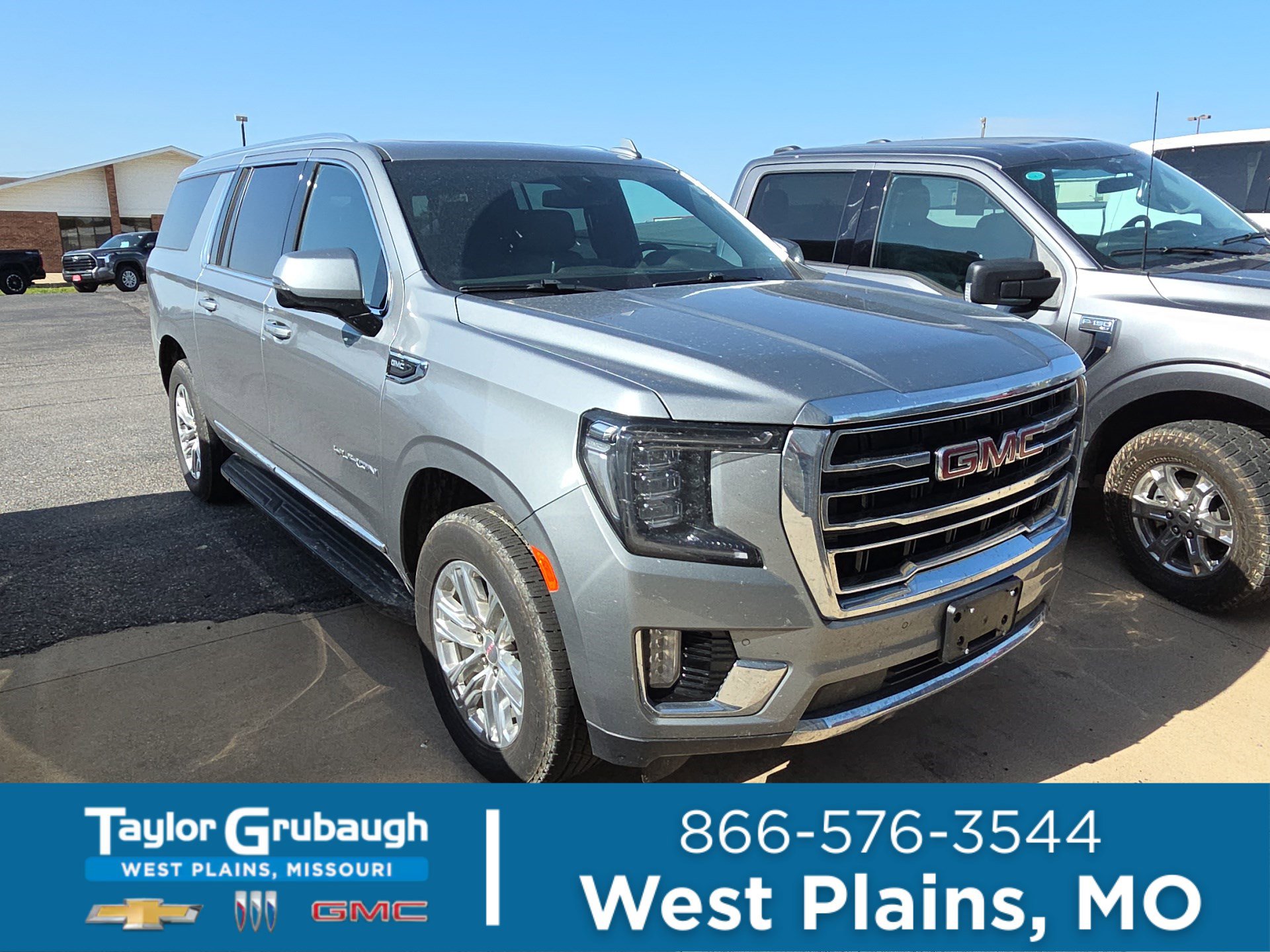 2023 GMC Yukon 4WD SLT's photo