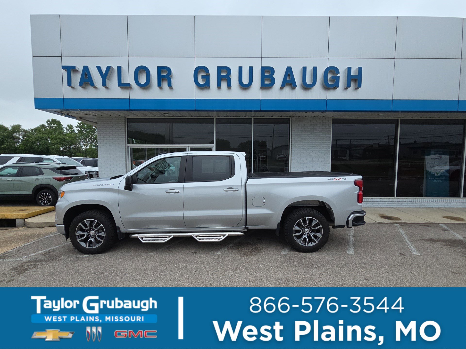 2022 Chevrolet Silverado 1500 RST 4X4 Crew Cab Short Box's photo