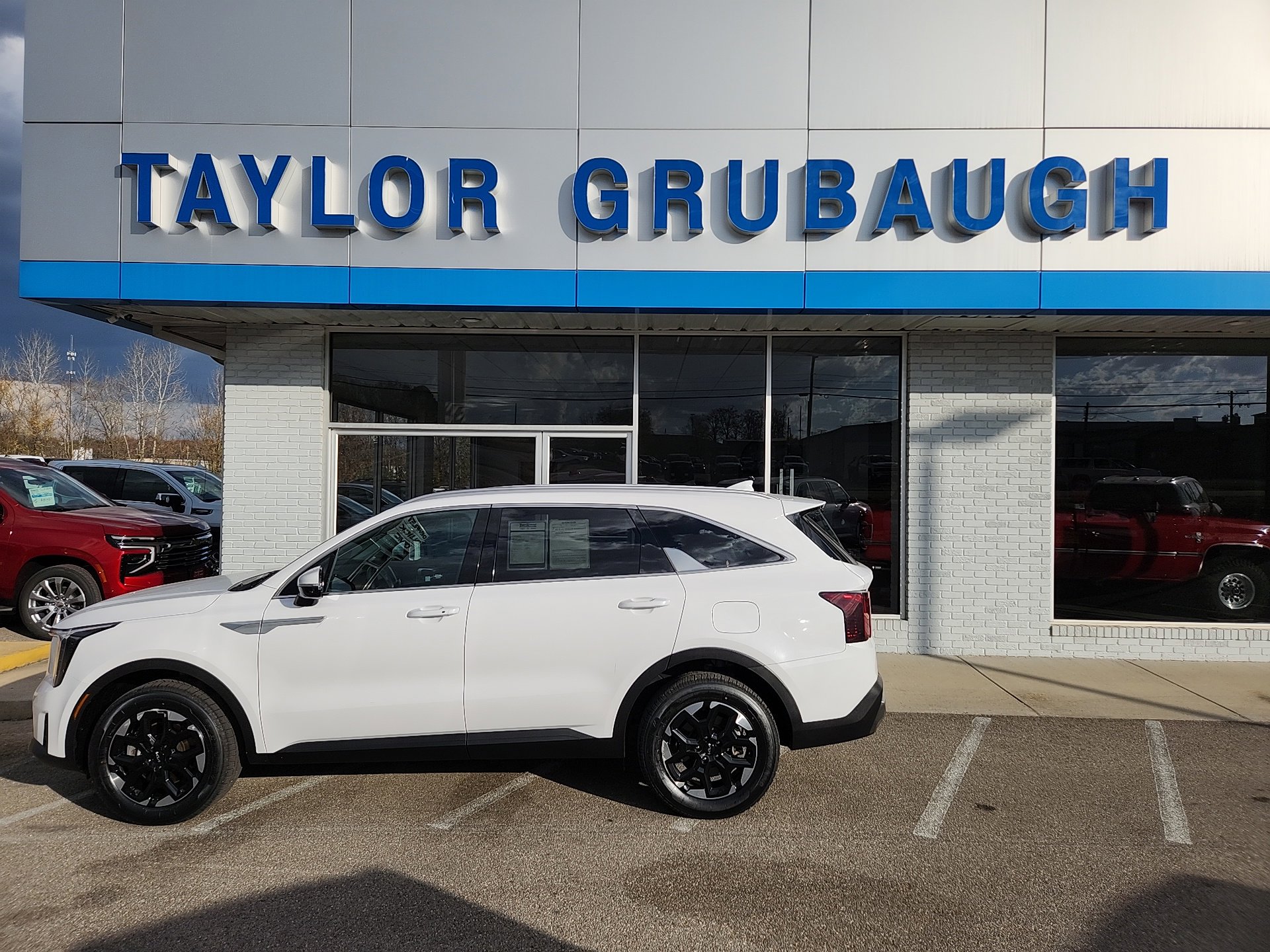 2024 Kia Sorento S's photo