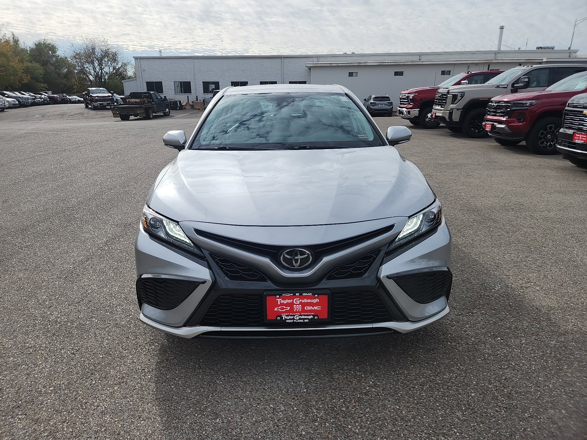 2023 Toyota Camry XSE photo 2