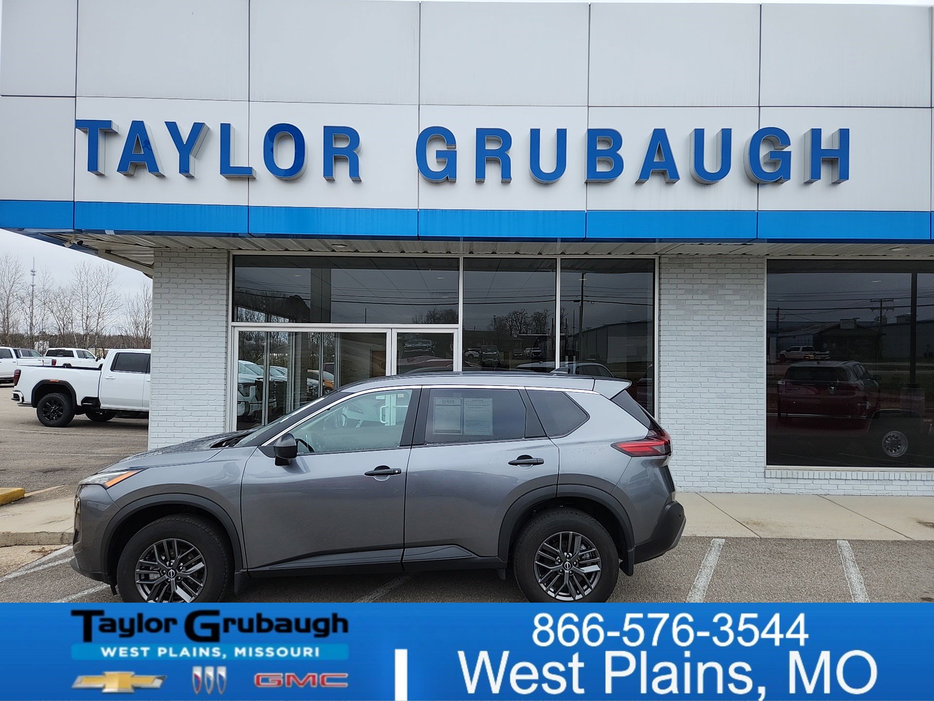 2023 Nissan Rogue S's photo