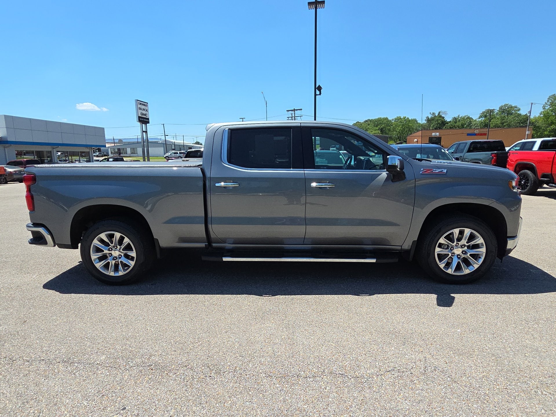2021 Chevrolet Silverado 1500 LTZ - Photo 11