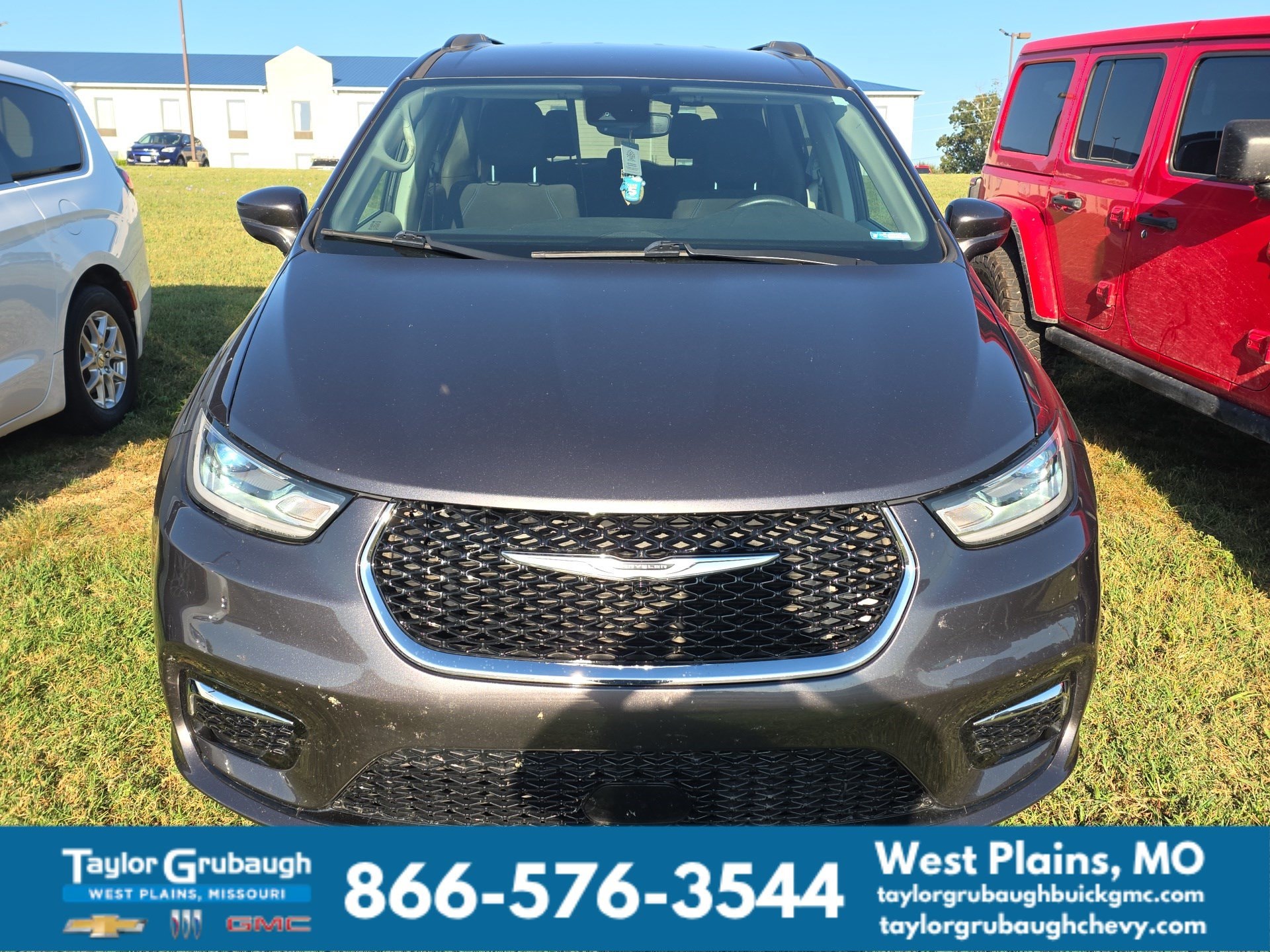 Used 2021 Chrysler Pacifica Touring with VIN 2C4RC1FG8MR592882 for sale in West Plains, MO