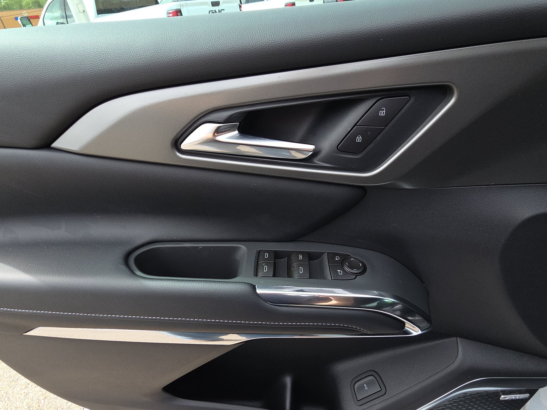 2026 Chevrolet Traverse LT - Photo 12