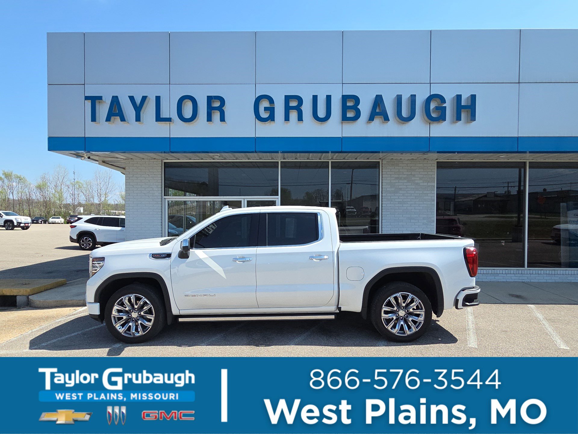 White Frost Tricoat 2024 GMC Sierra 1500 Denali Crew Cab 4WD Pickup Truck Four-Wheel Drive Automatic