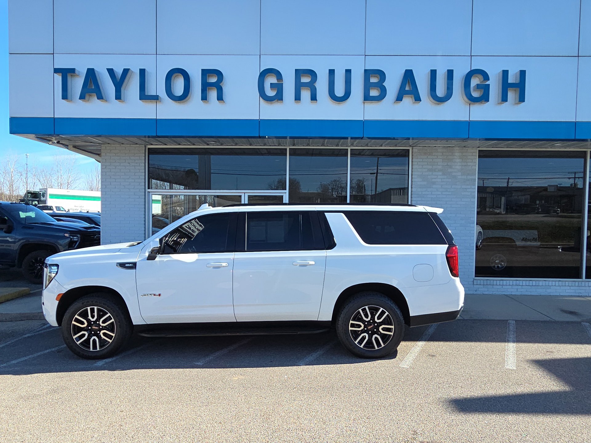 2023 GMC Yukon XL AT4's photo