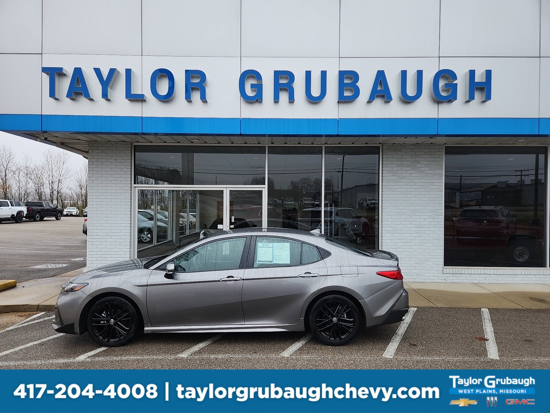 2025 Toyota Camry LE's photo