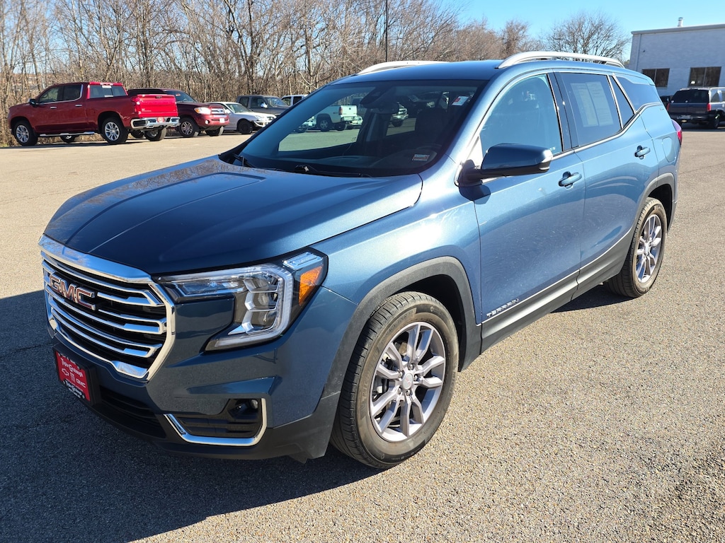 Used 2024 GMC Terrain SLT SUV