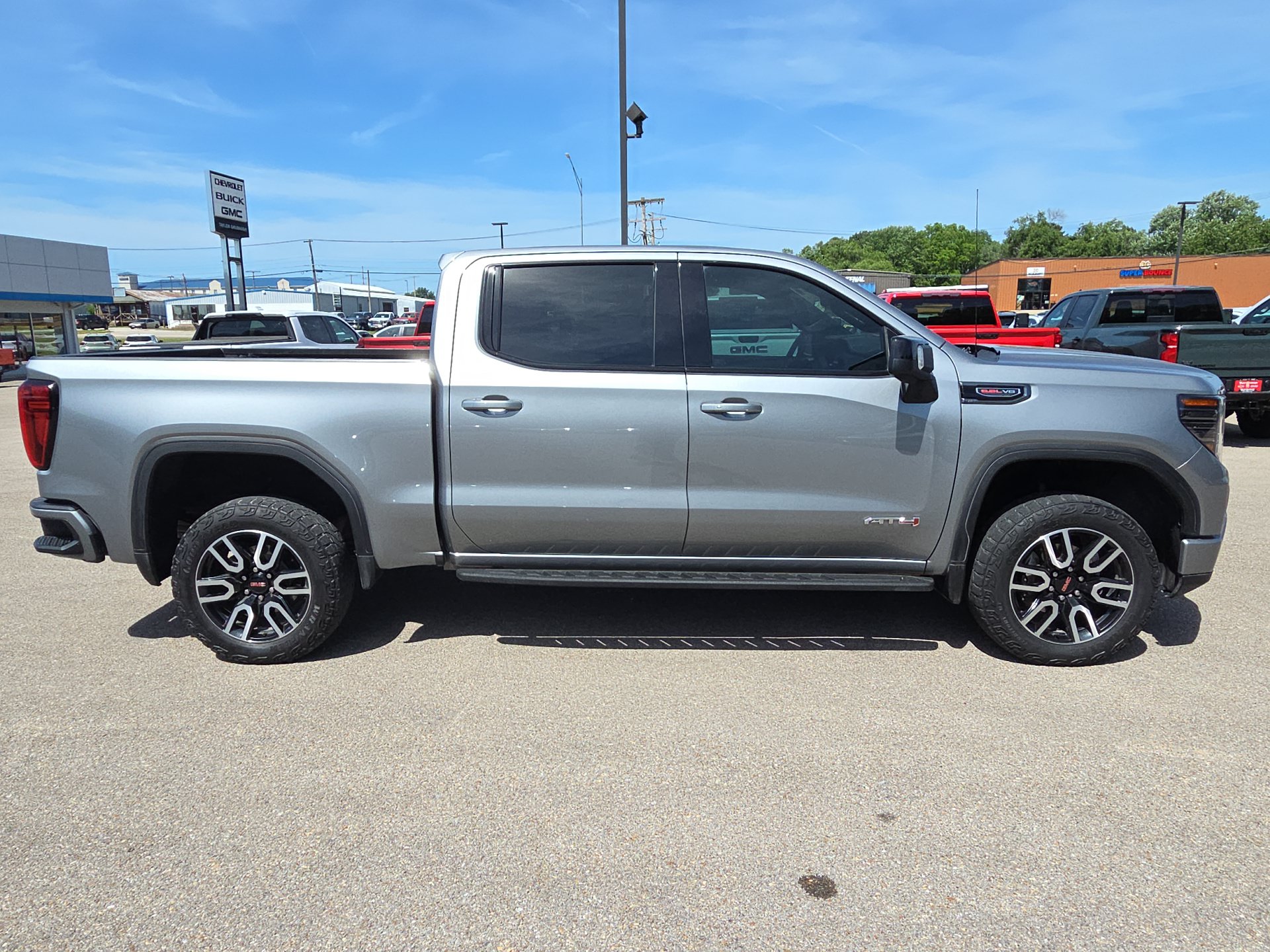 2024 GMC Sierra 1500 AT4 - Photo 11
