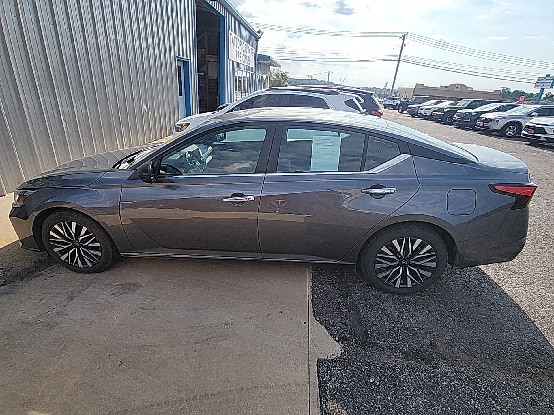 2024 Nissan Altima 2.5 SV photo 4