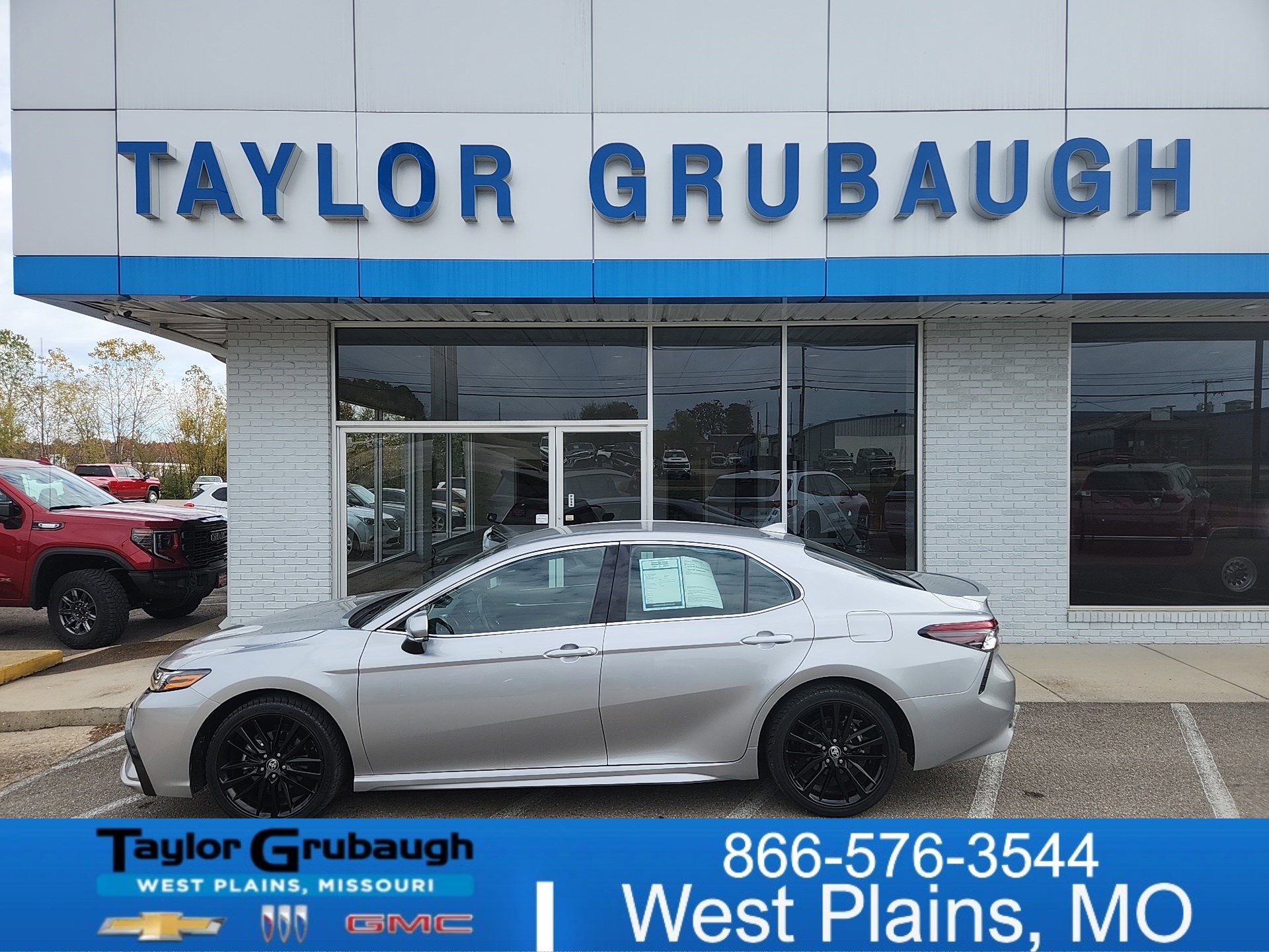 2023 Toyota Camry XSE's photo