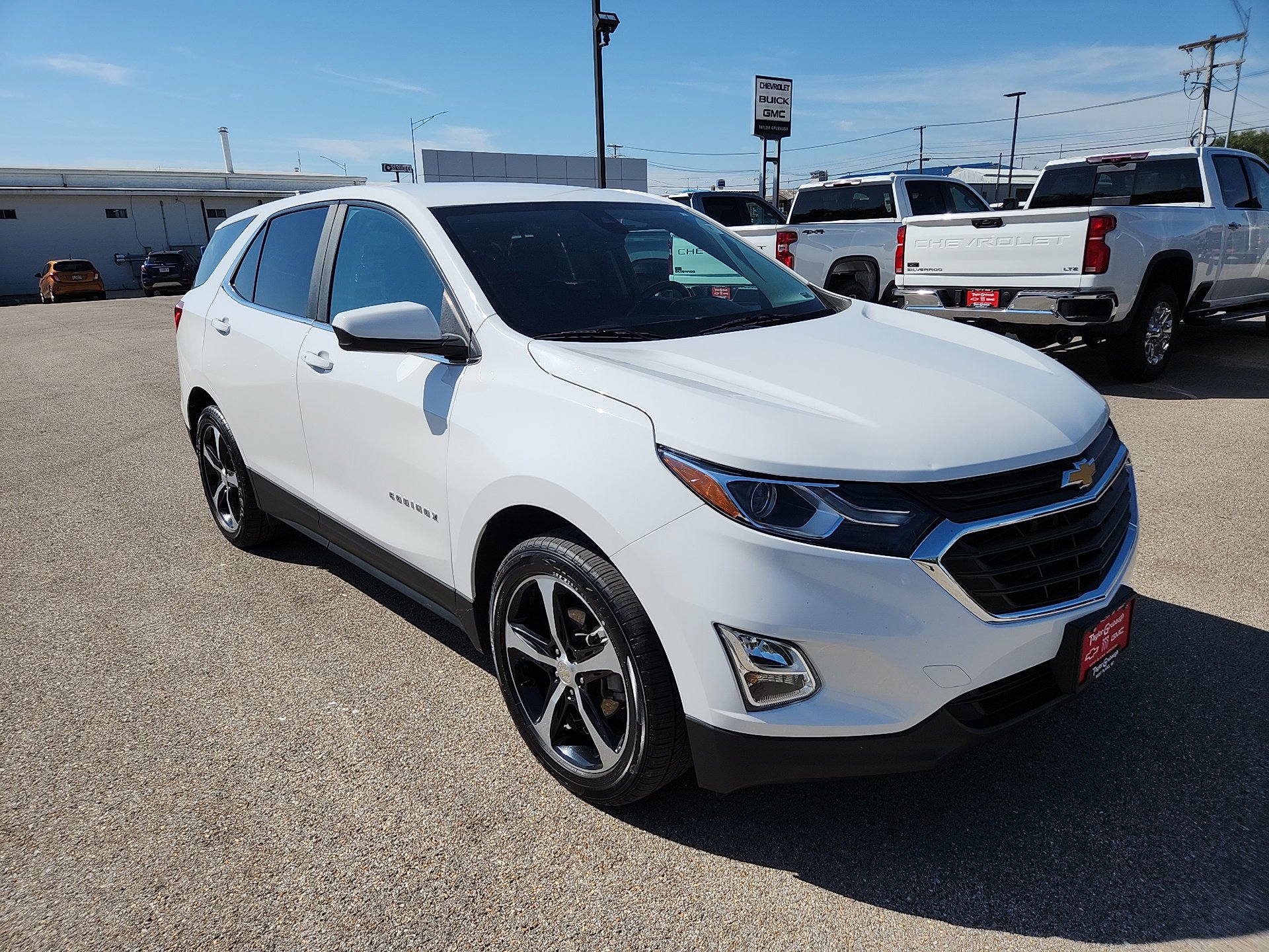2021 Chevrolet Equinox LT photo 2