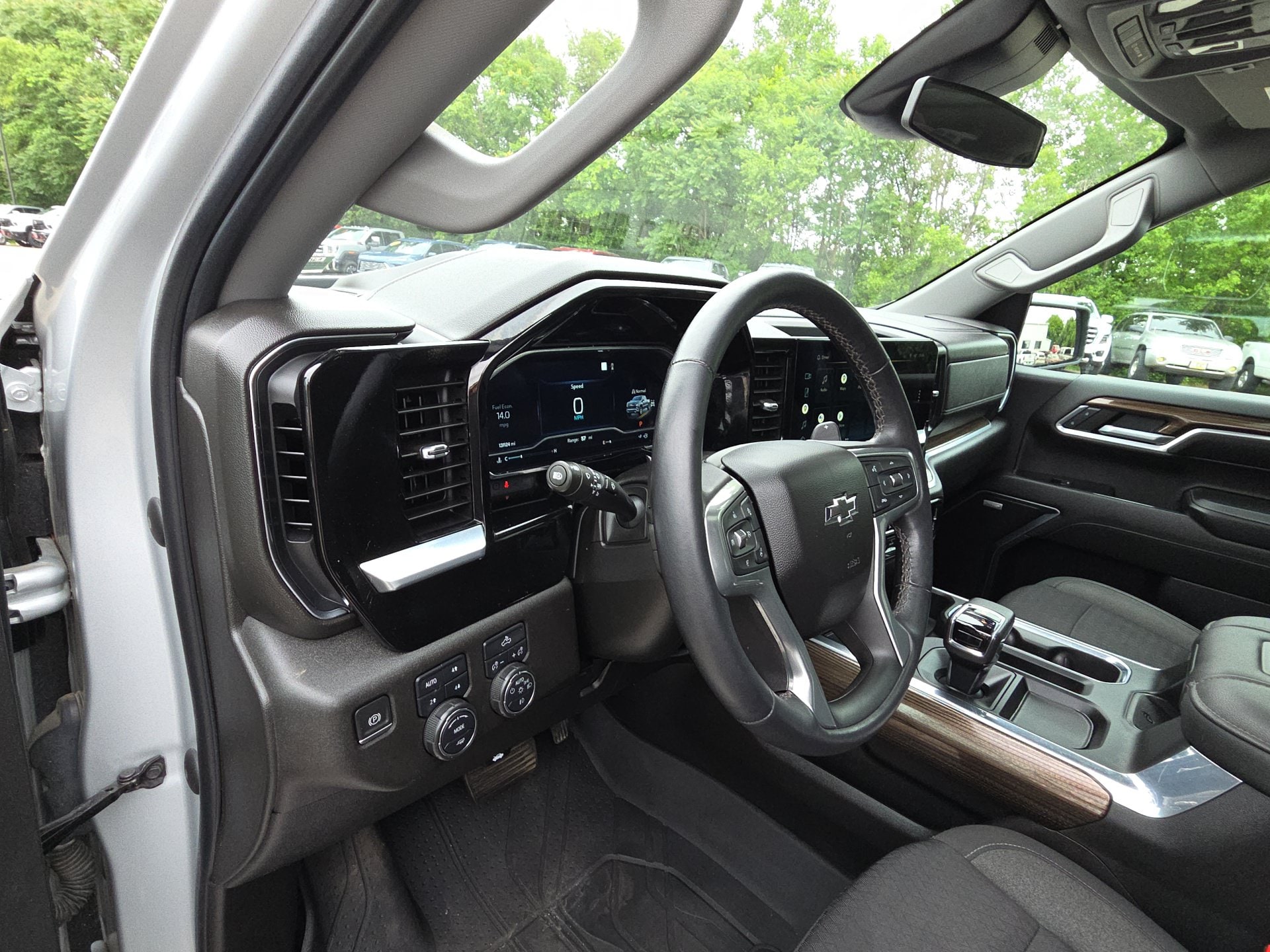 2022 Chevrolet Silverado 1500 RST - Photo 16
