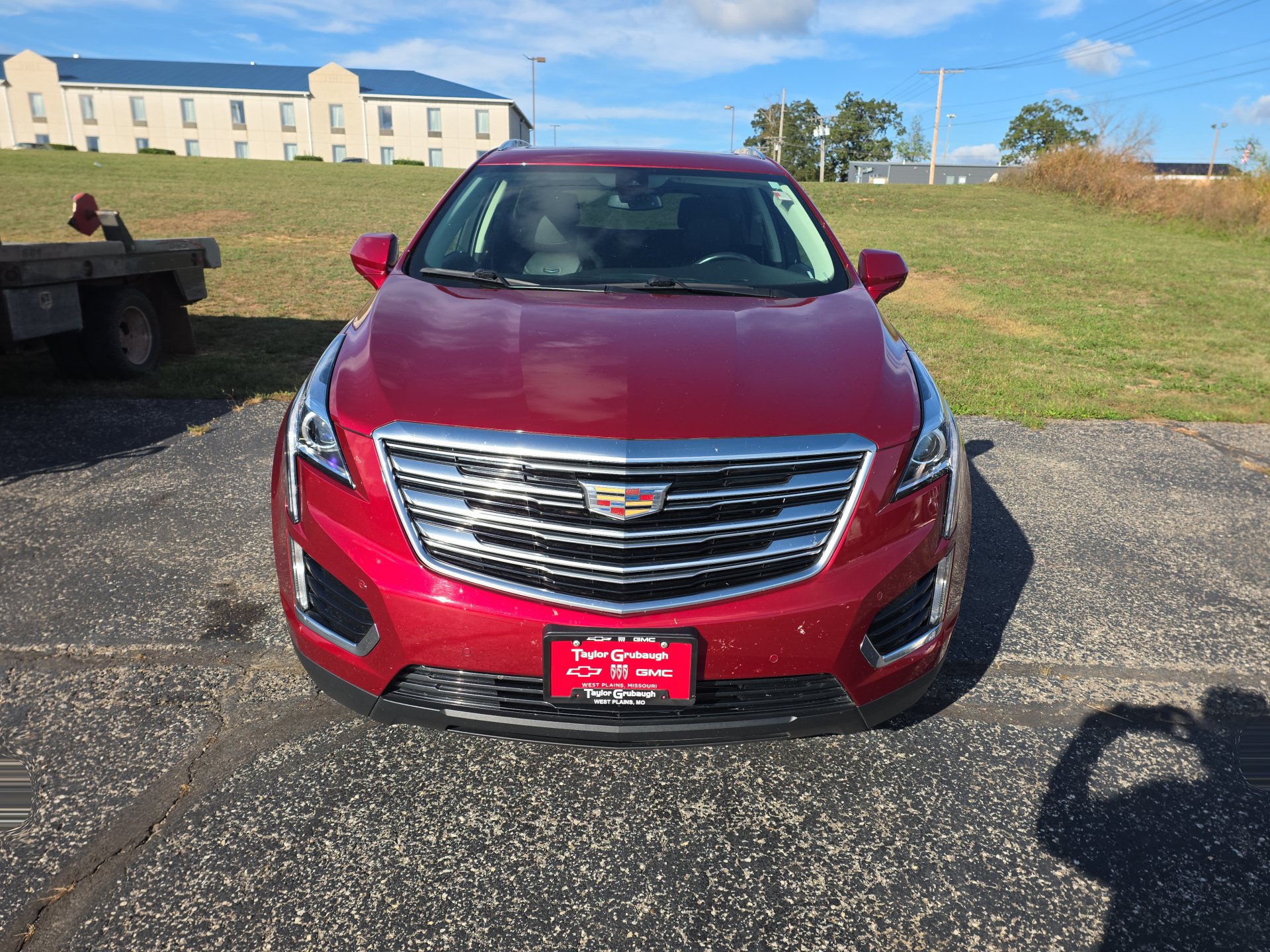 Used 2019 Cadillac XT5 Luxury with VIN 1GYKNDRS7KZ210271 for sale in West Plains, MO