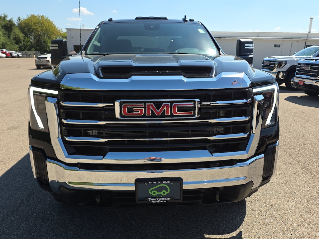 Used 2025 GMC Sierra 3500 HD SLE DRW Truck