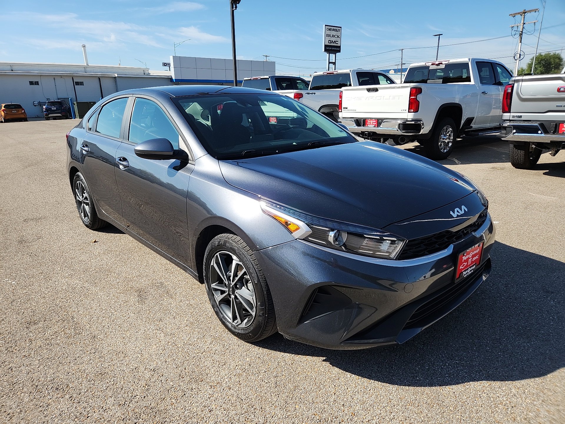 2024 Kia Forte LXS photo 2