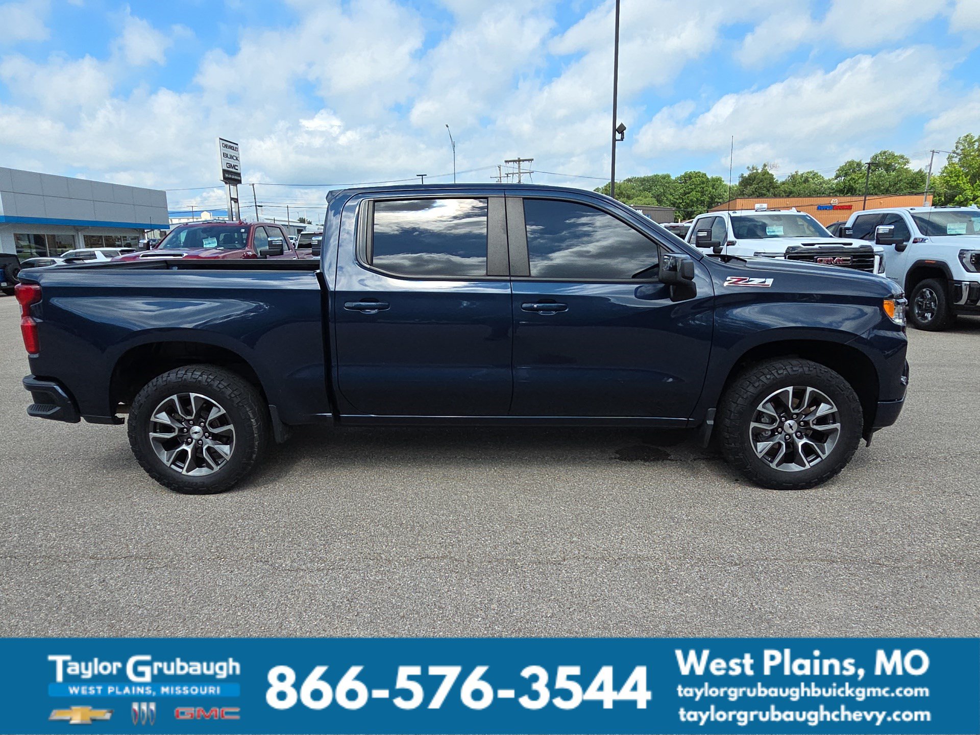 2022 Chevrolet Silverado 1500 RST - Photo 10