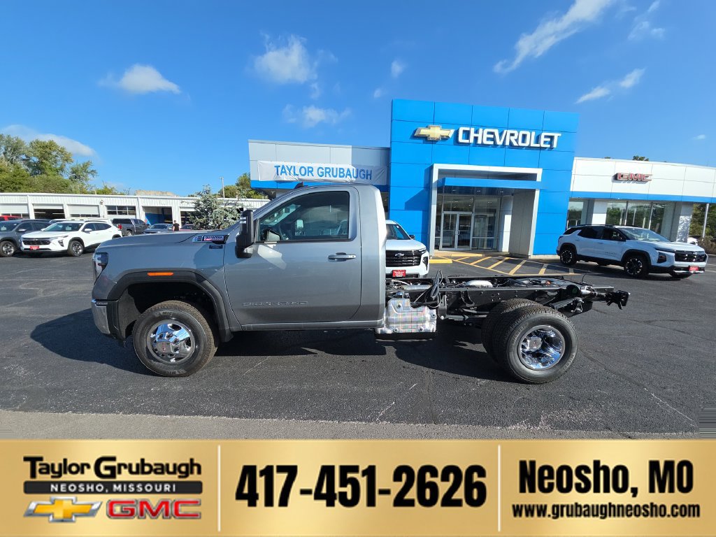 GMC Sierra 3500 HD Chassis Cab