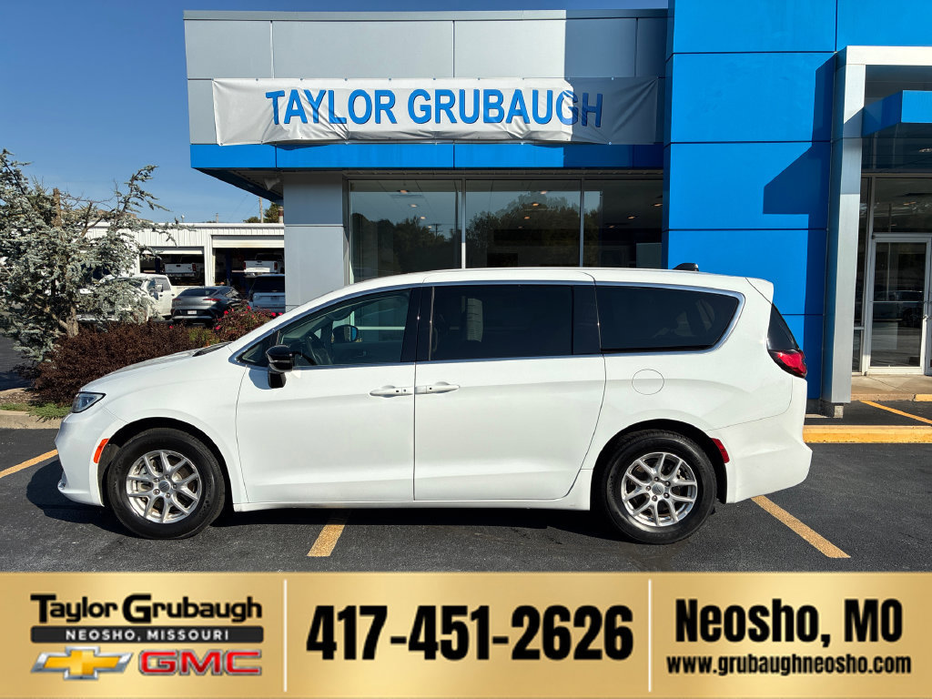 Used 2024 Chrysler Pacifica Touring L Minivan/Van
