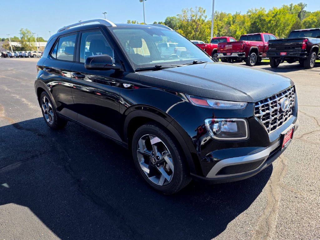 Used 2023 Hyundai Venue SEL SUV