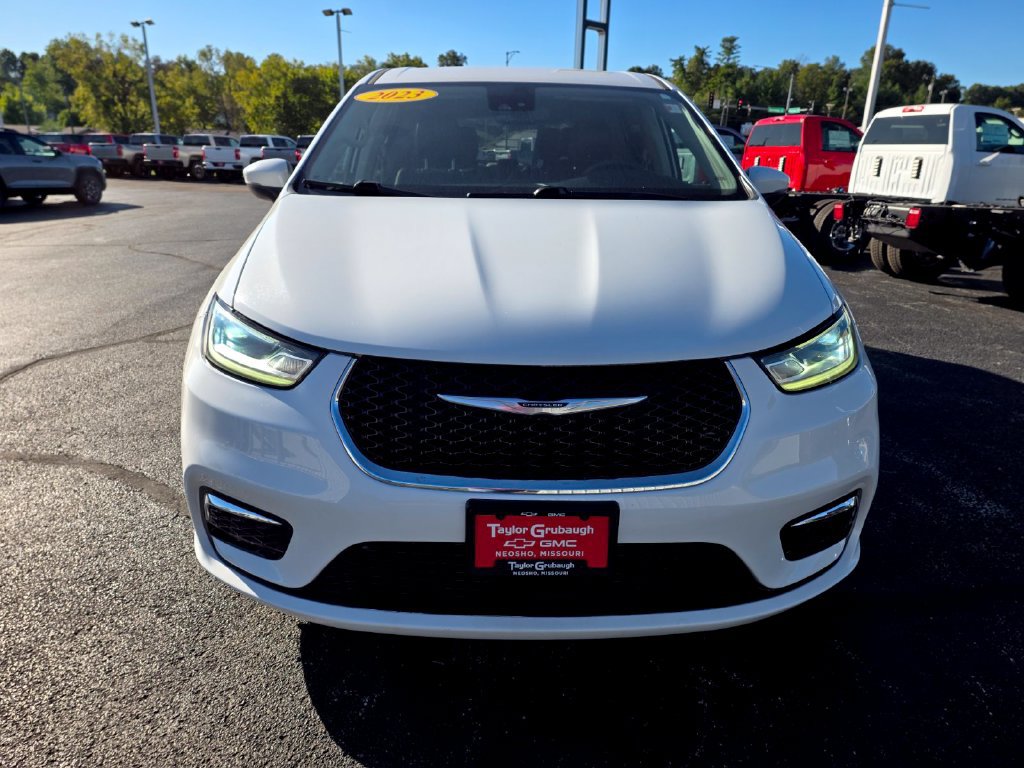Used 2023 Chrysler Pacifica Touring L Minivan/Van