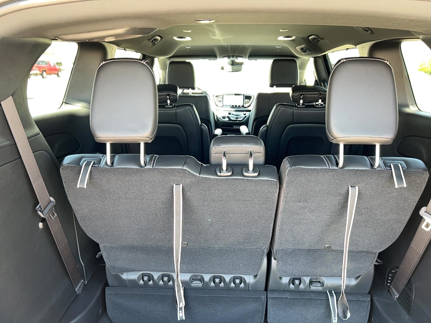2025 Chrysler Pacifica Select - Photo 9