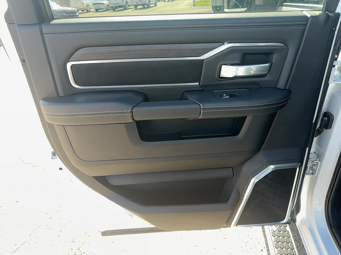 2025 RAM 2500 Laramie - Photo 15