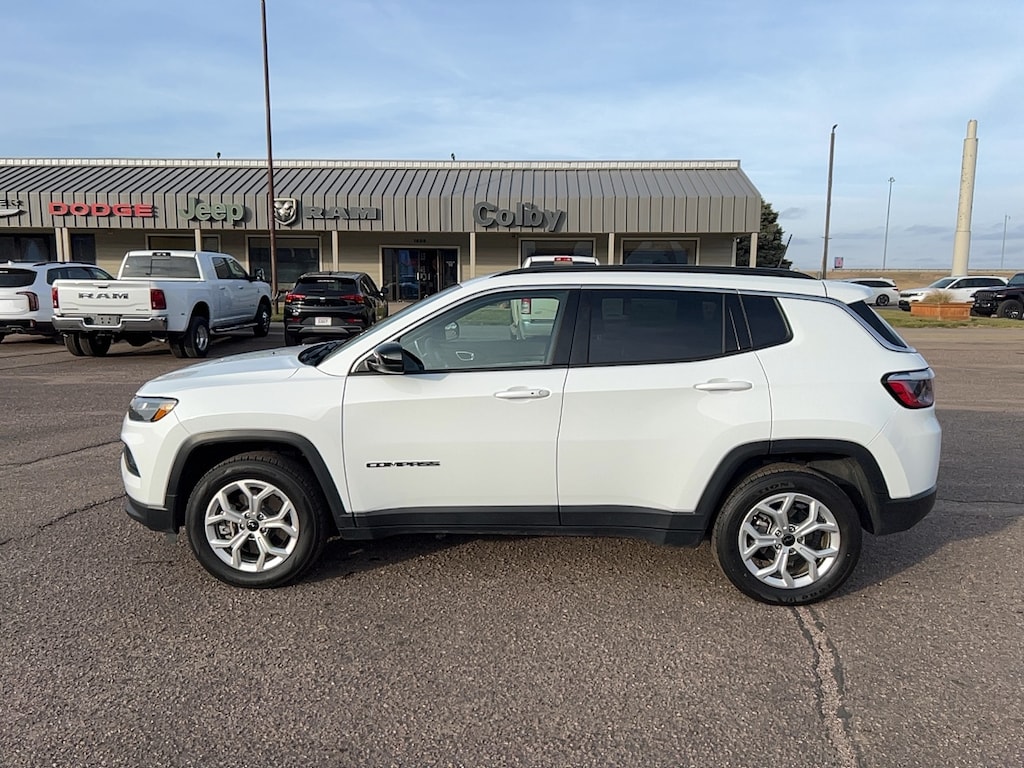 Used 2025 Jeep Compass Latitude SUV