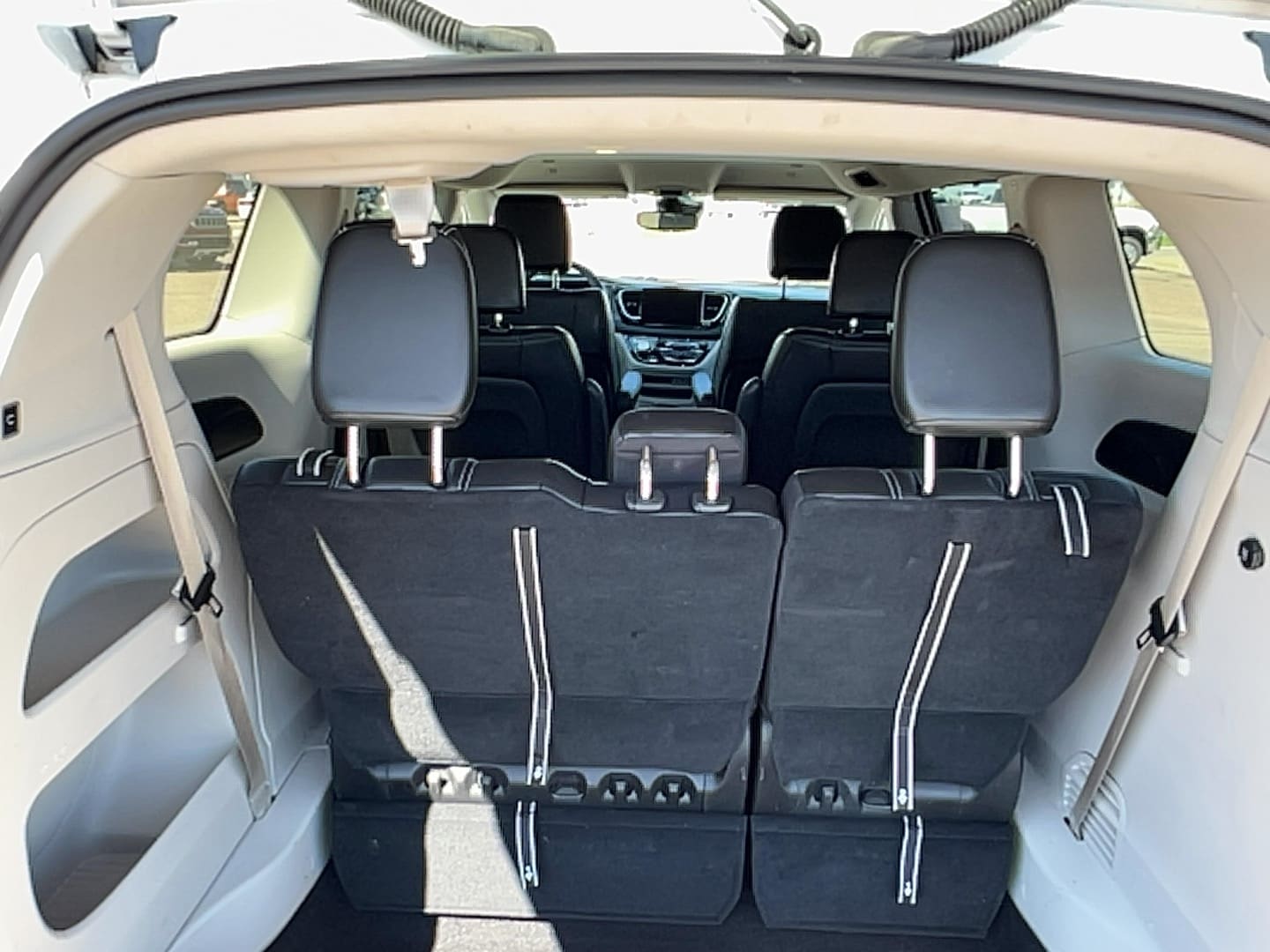 2024 Chrysler Pacifica Touring L - Photo 14