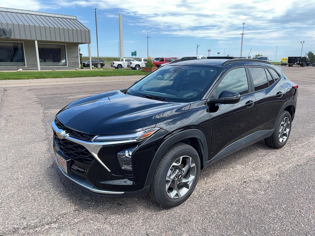 Used 2025 Chevrolet Trax LT SUV