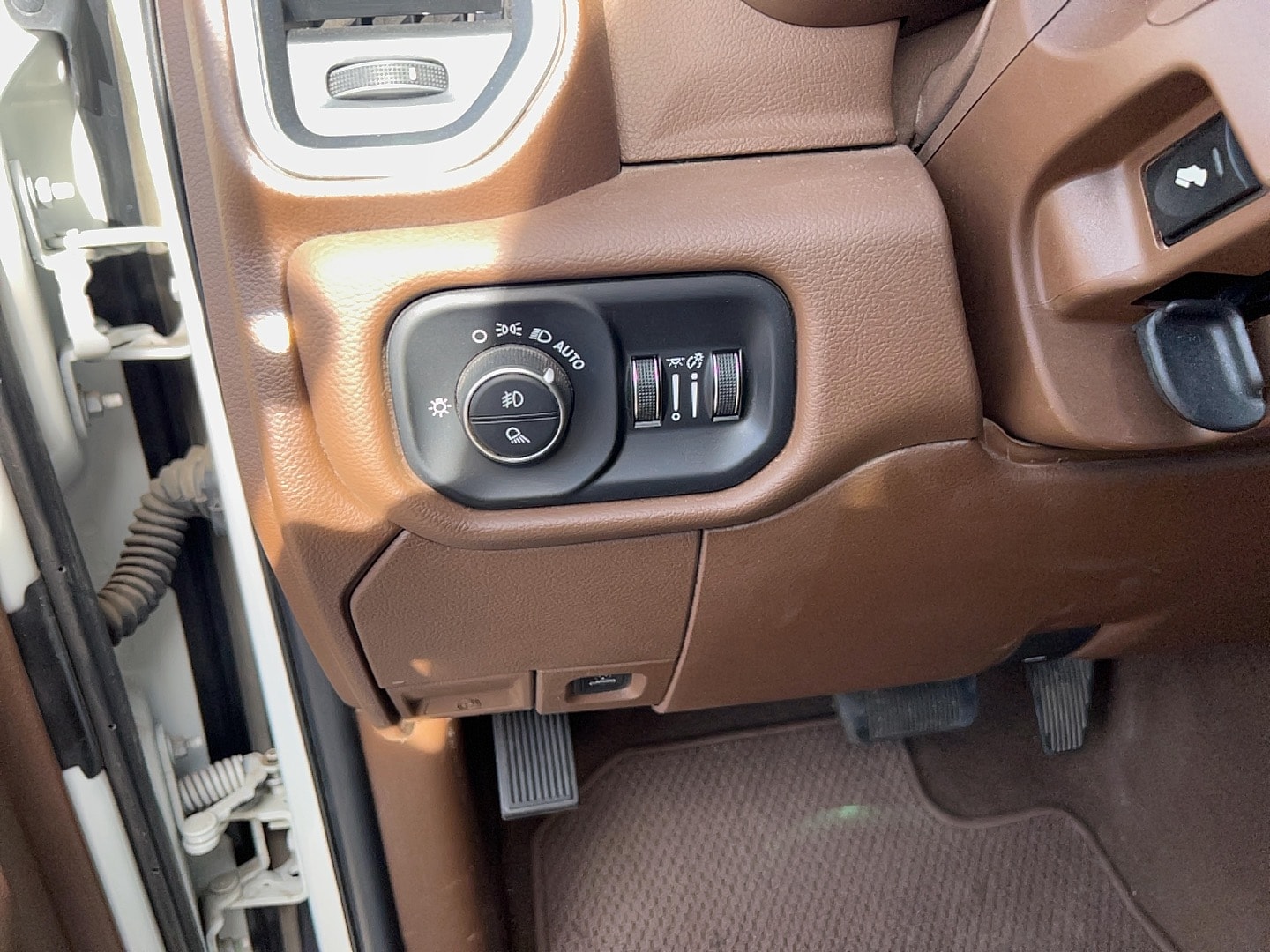 2021 RAM Ram 3500 Pickup Laramie - Photo 21