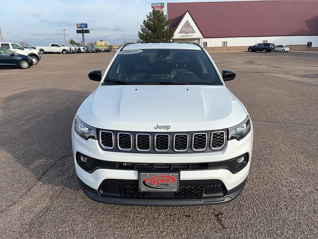 Used 2025 Jeep Compass Latitude SUV