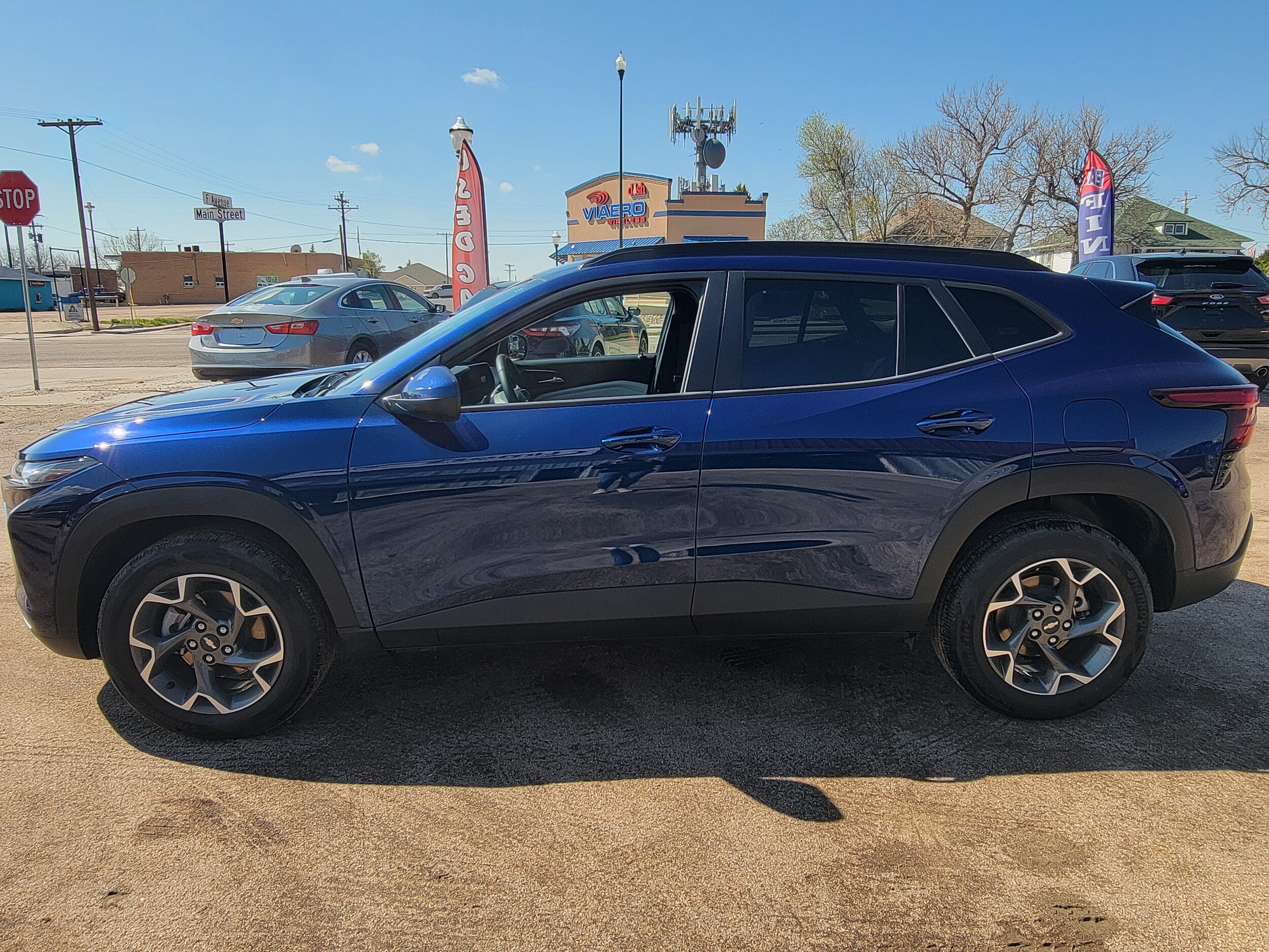 2024 Chevrolet Trax LT photo 3