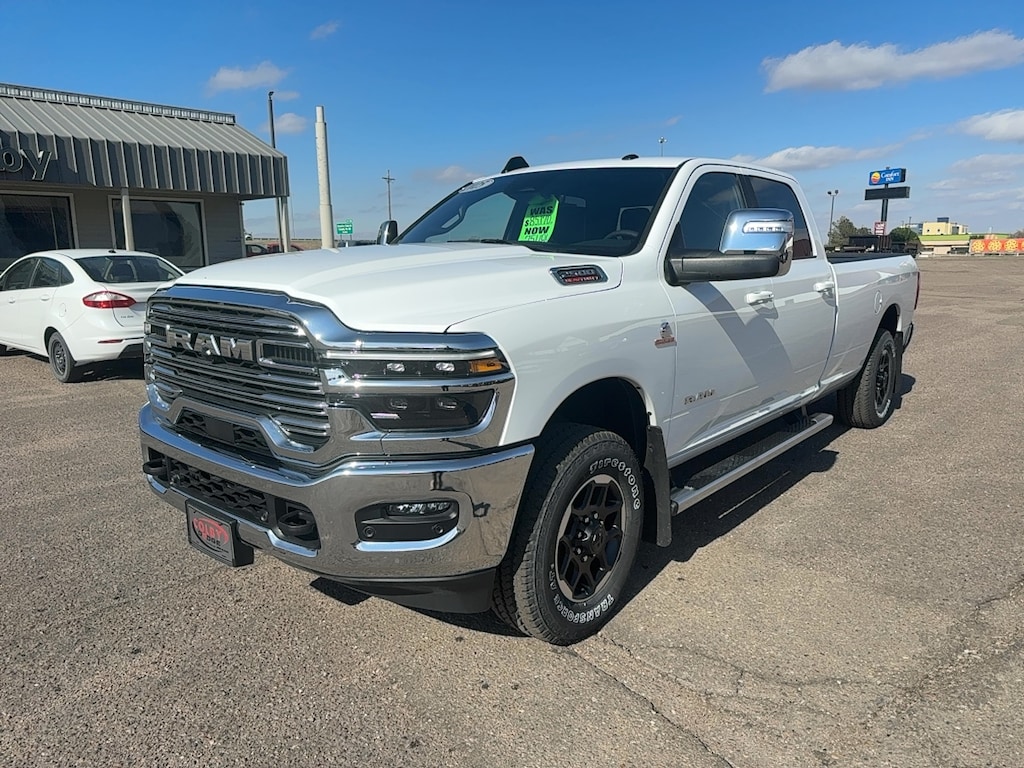 New 2025 Ram 2500 LARAMIE CREW CAB 4X4 8' BOX Pickup