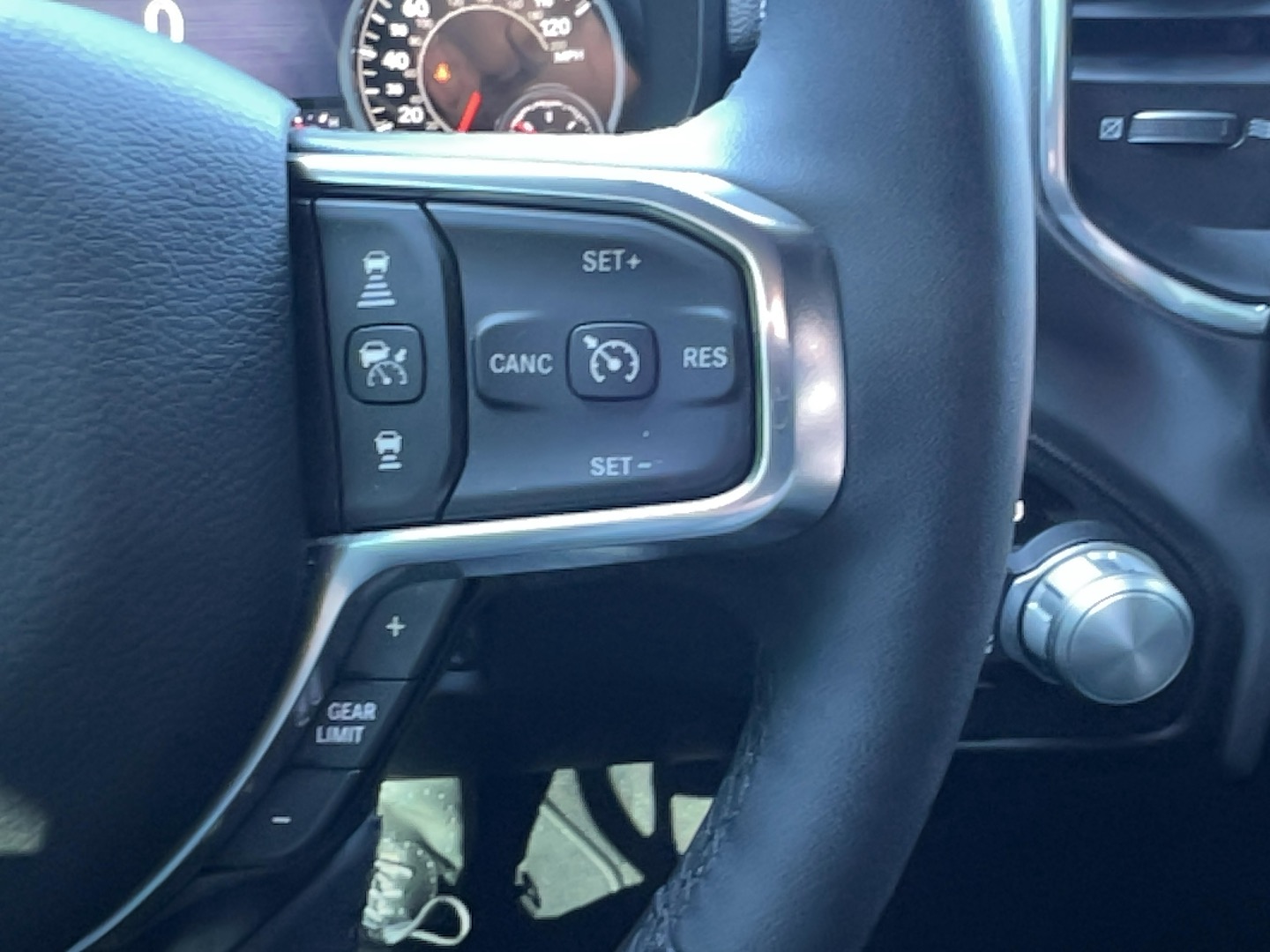 2025 RAM Ram 1500 Pickup Laramie - Photo 24