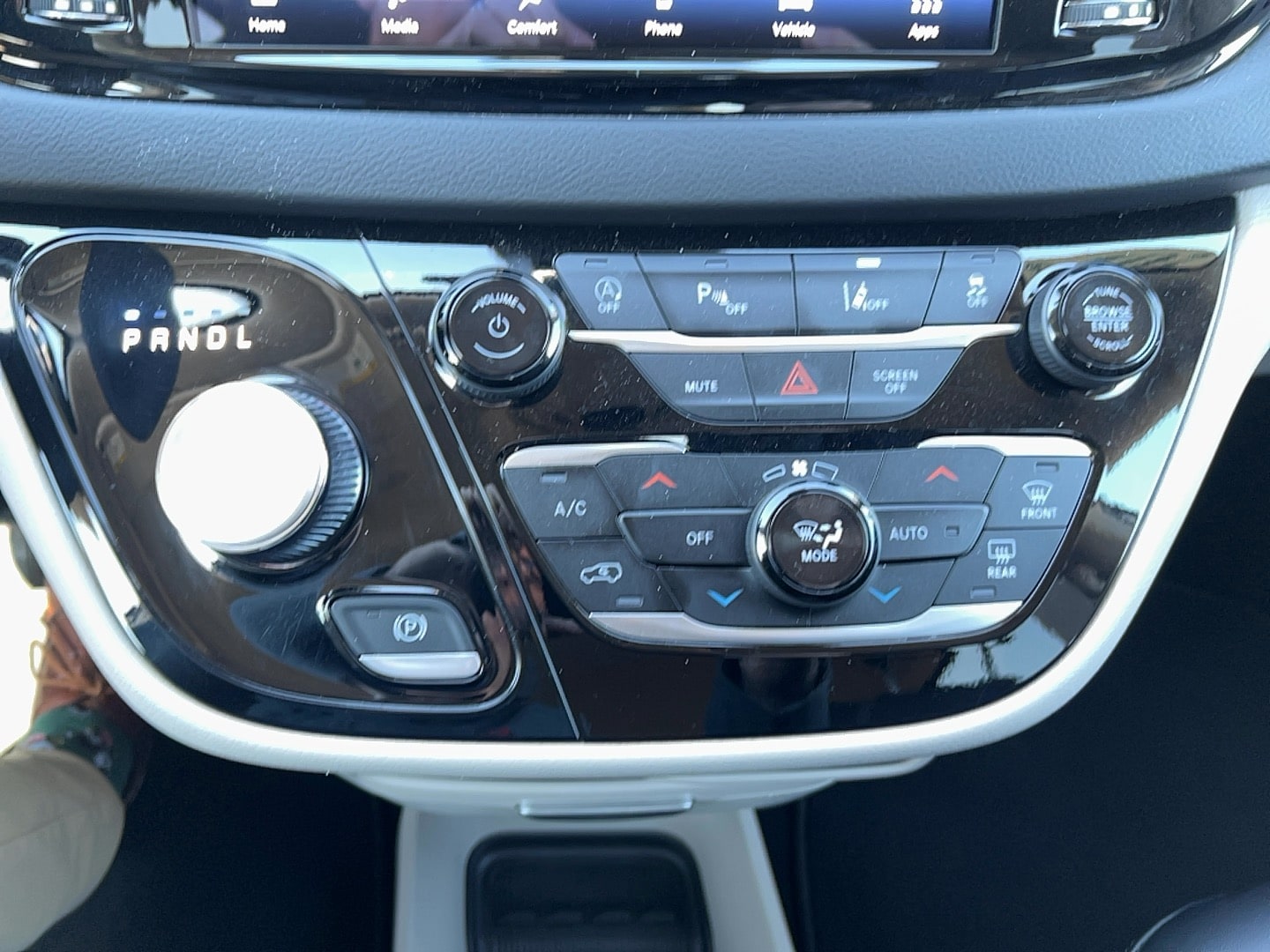 2024 Chrysler Pacifica Touring L - Photo 28