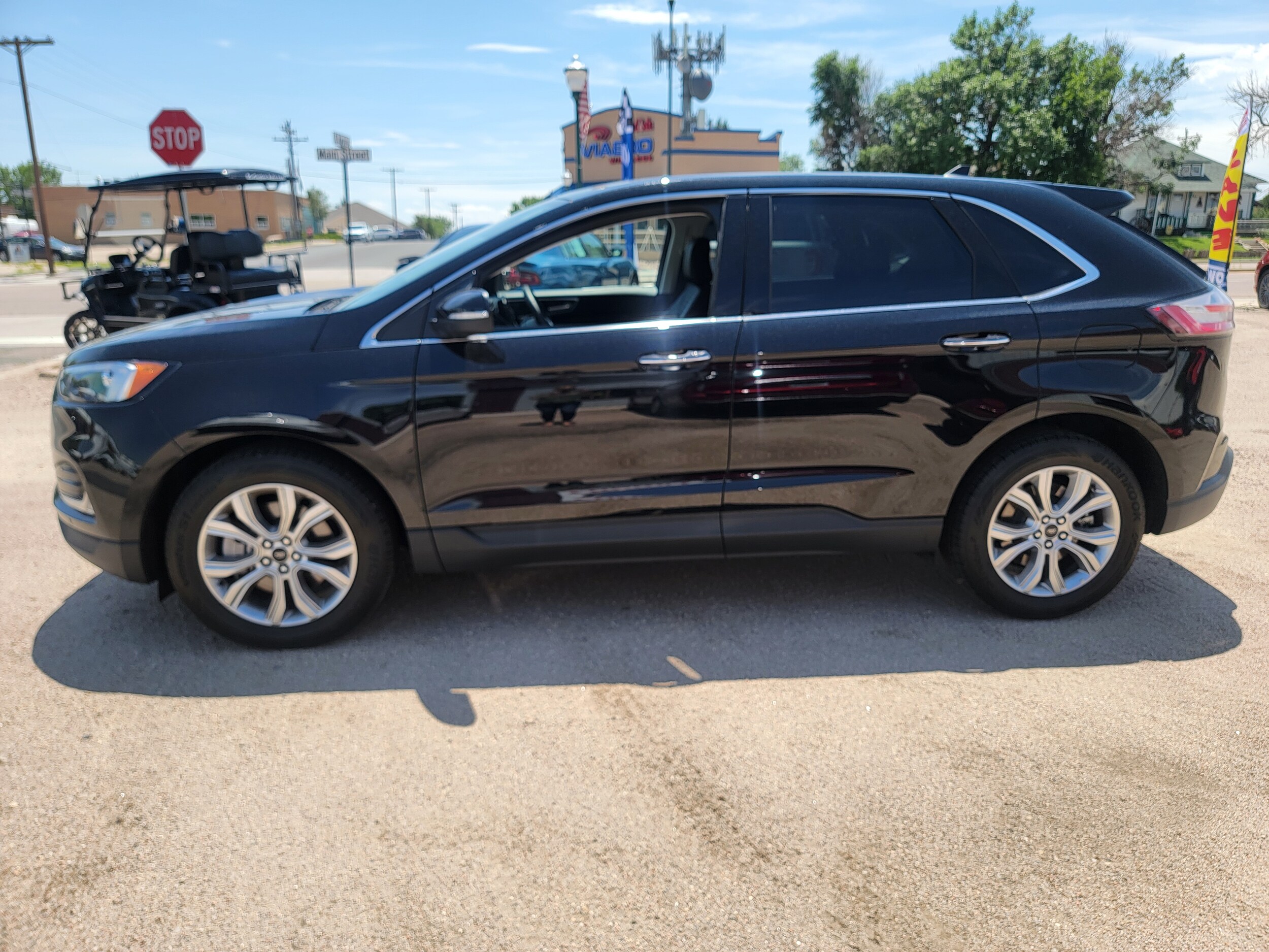 2024 Ford Edge Titanium photo 4