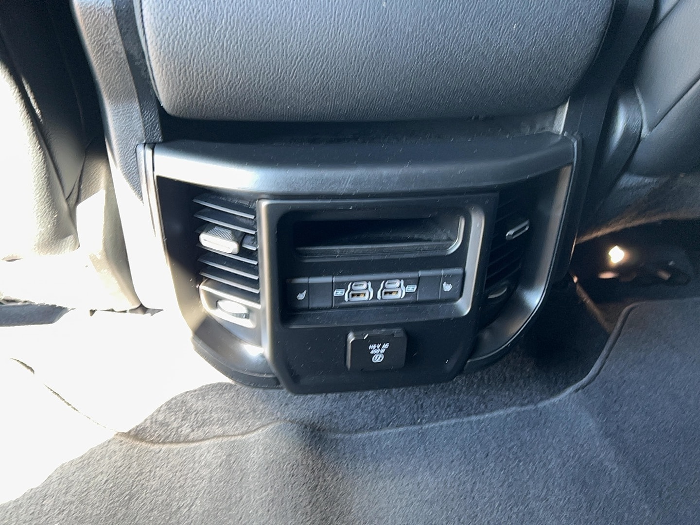 2025 RAM Ram 1500 Pickup Laramie - Photo 19