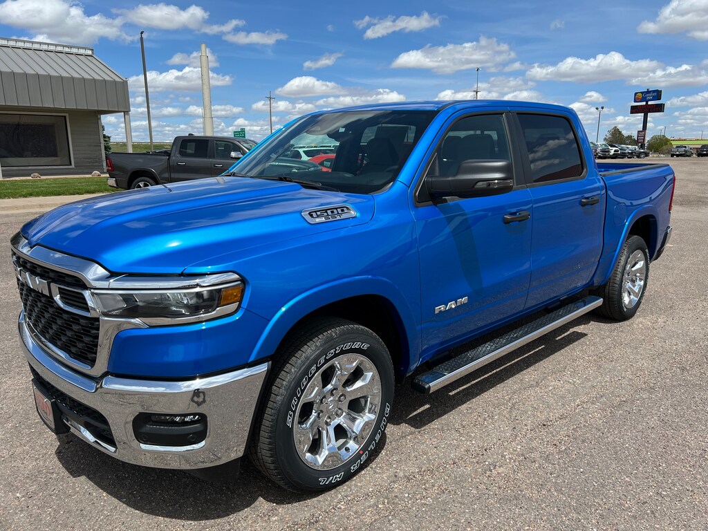 New 2025 Ram 1500 BIG HORN CREW CAB 4X4 5'7 BOX For Sale Colby KS