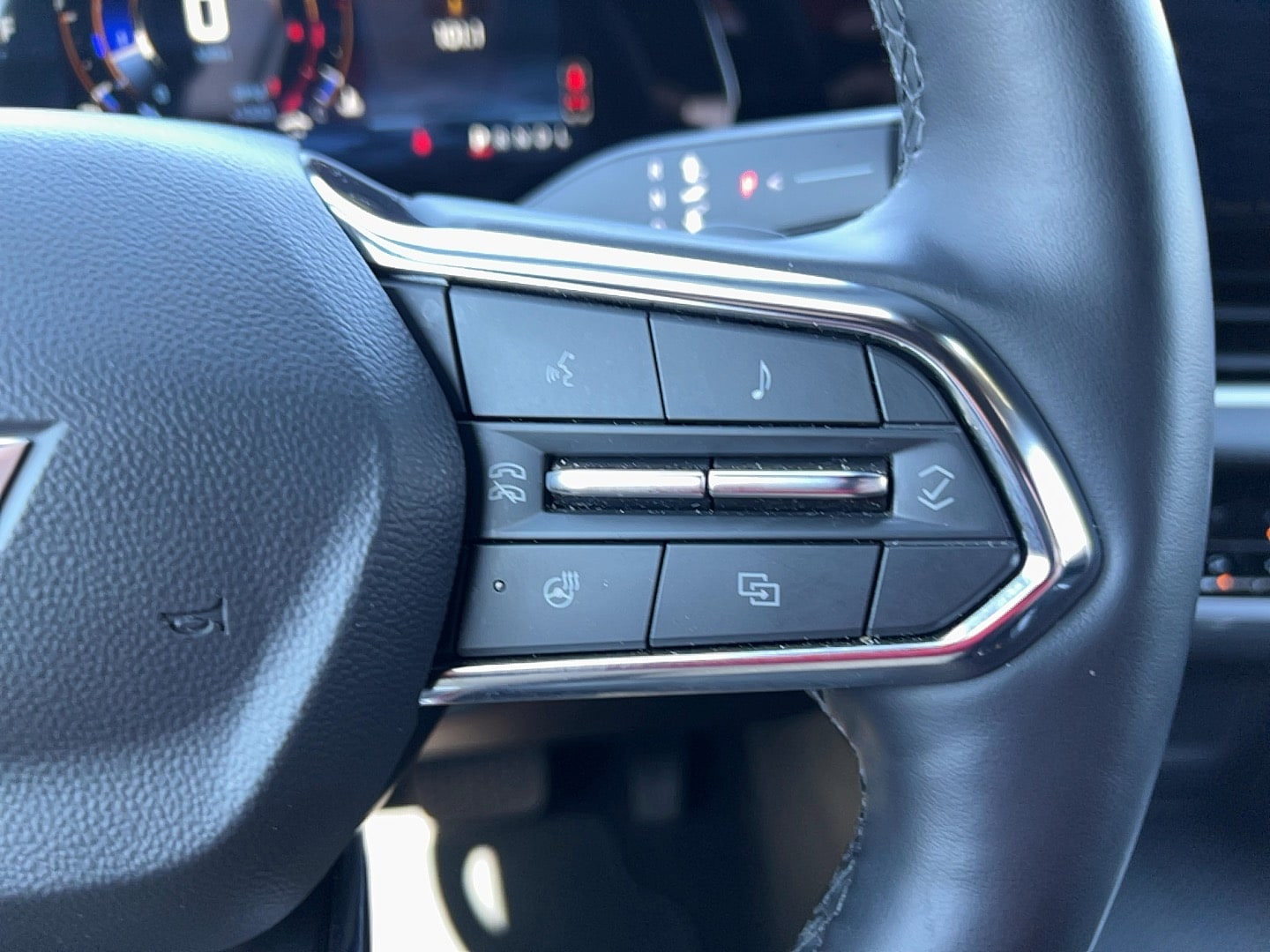 2025 Chevrolet Equinox LT - Photo 22