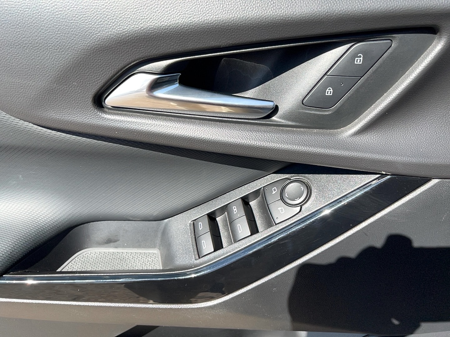 2025 Chevrolet Equinox LT - Photo 21