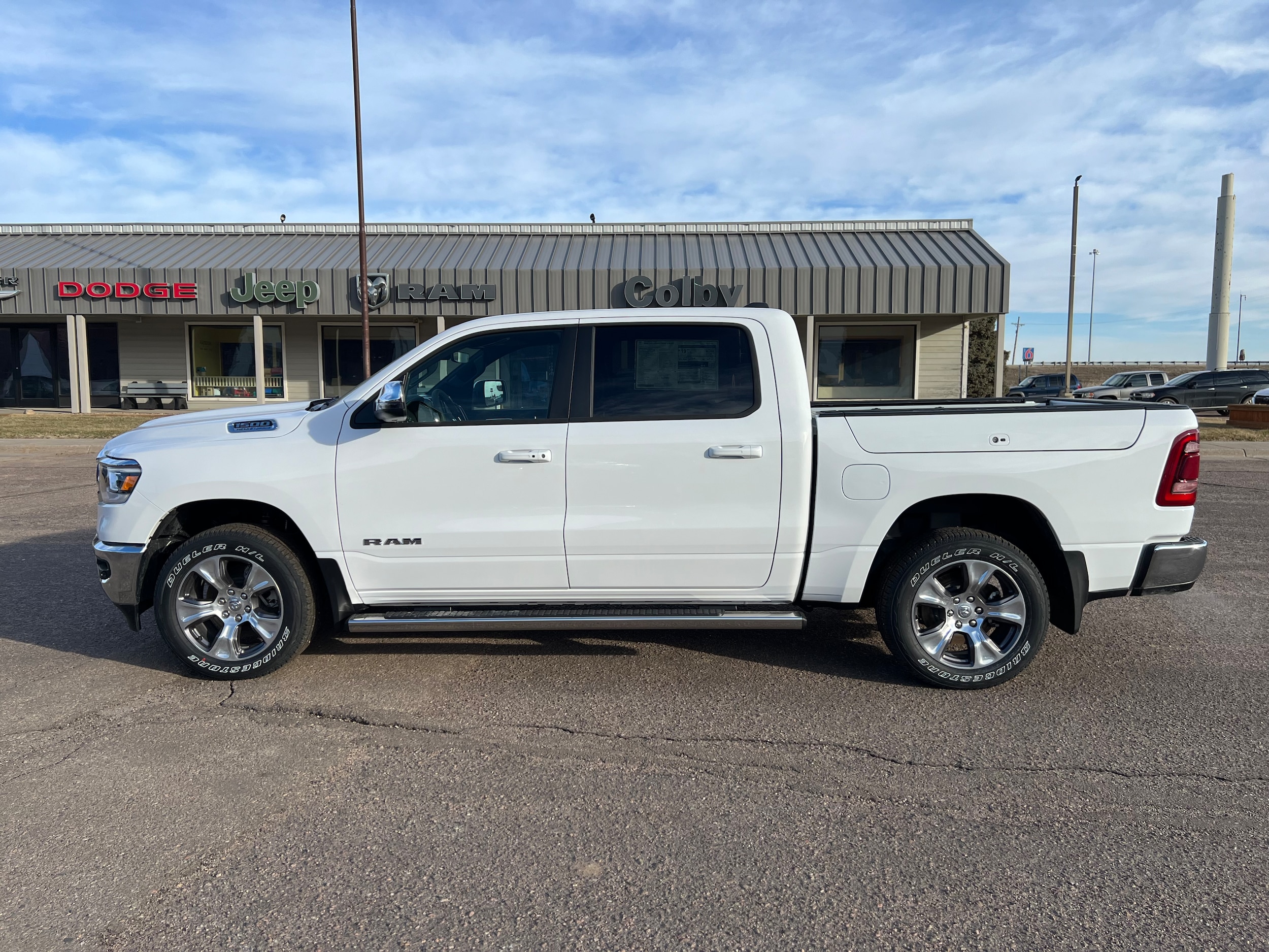 2024 Ram 1500 LARAMIE CREW CAB 4X4 5'7 BOX 