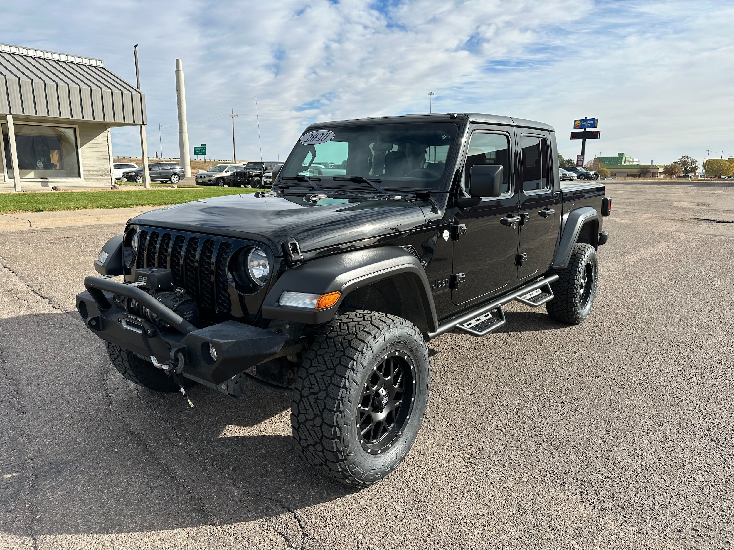Used 2020 Jeep Gladiator Sport S with VIN 1C6HJTAG7LL143017 for sale in Colby, KS