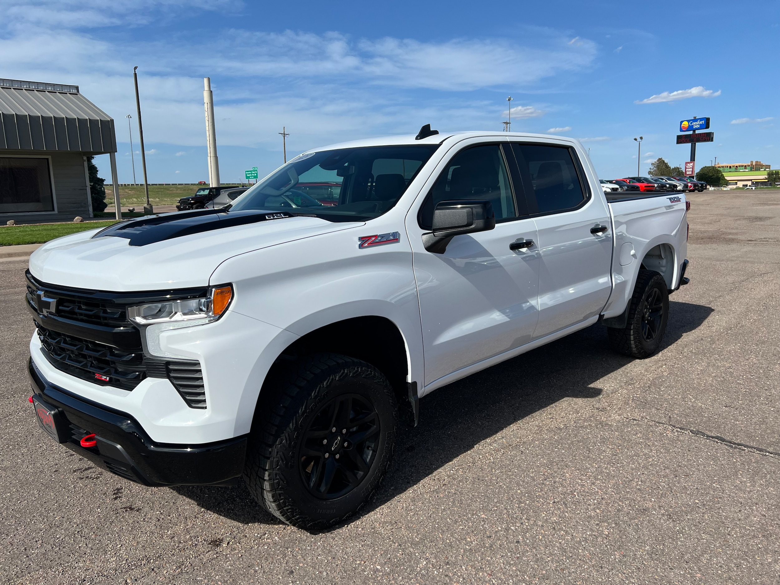 Used 2023 Chevrolet Silverado 1500 LT Trail Boss with VIN 3GCUDFELXPG348356 for sale in Colby, KS